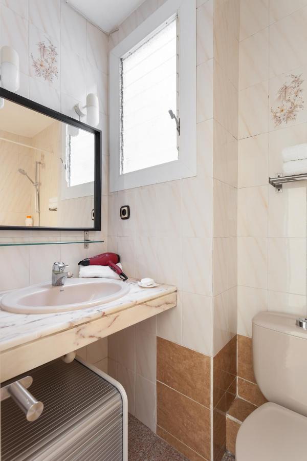 Apartamento Con Encanto, Luminoso Y Tranquilo Lejlighed L'Hospitalet de Llobregat Eksteriør billede